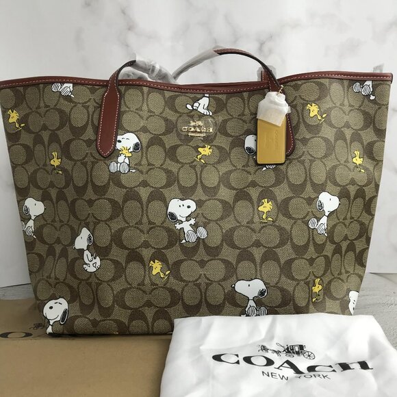 NWT COACH Peanuts Snoopy Tote bag! - Picture 1 of 12